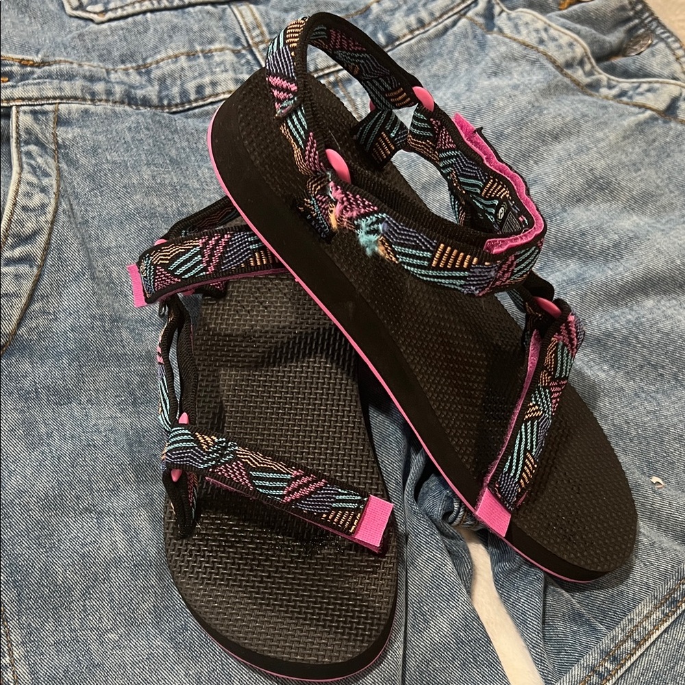 SOLD 
Teva Original Universal sandals